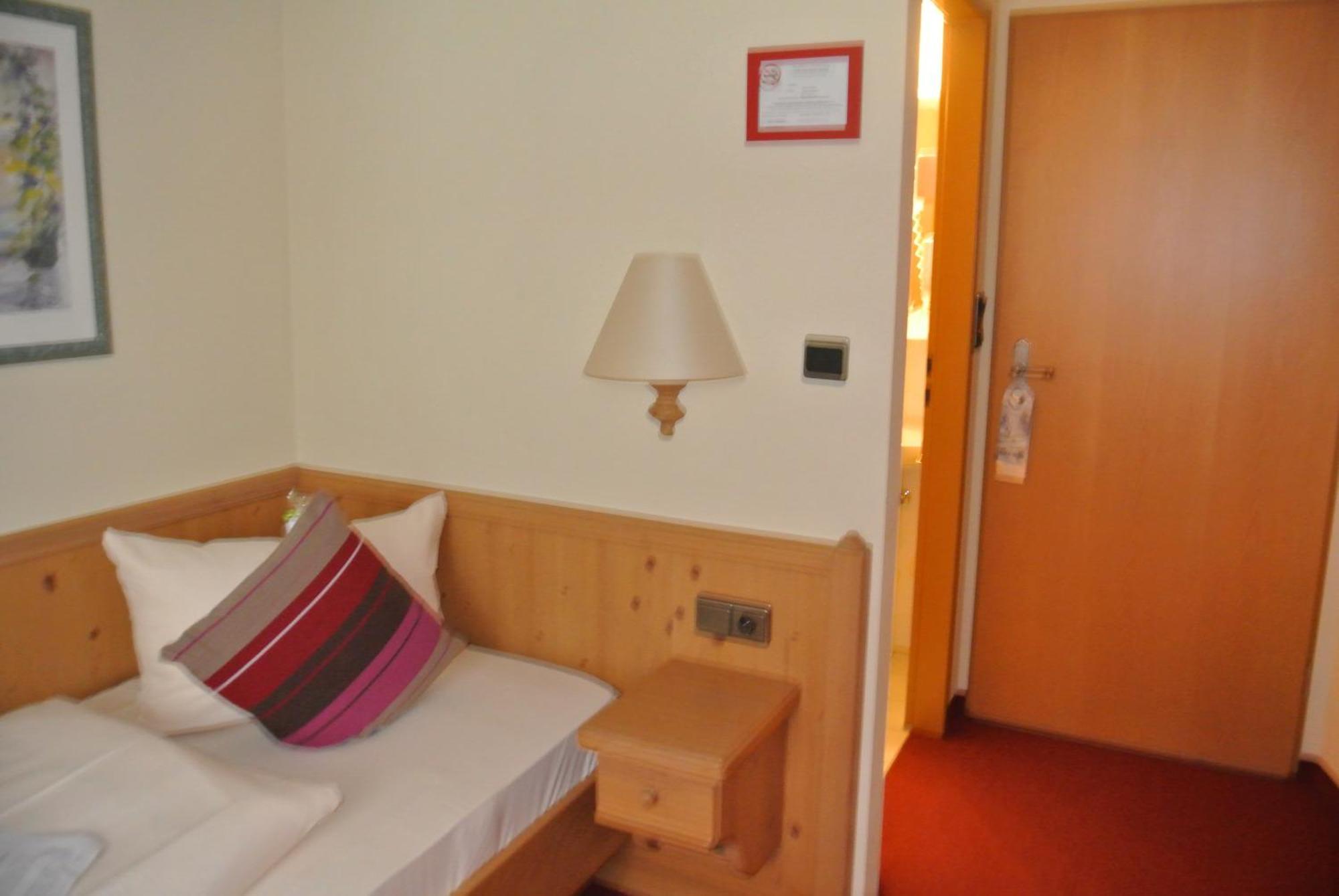 Akzent Hotel Am Bach Dettelbach Phòng bức ảnh