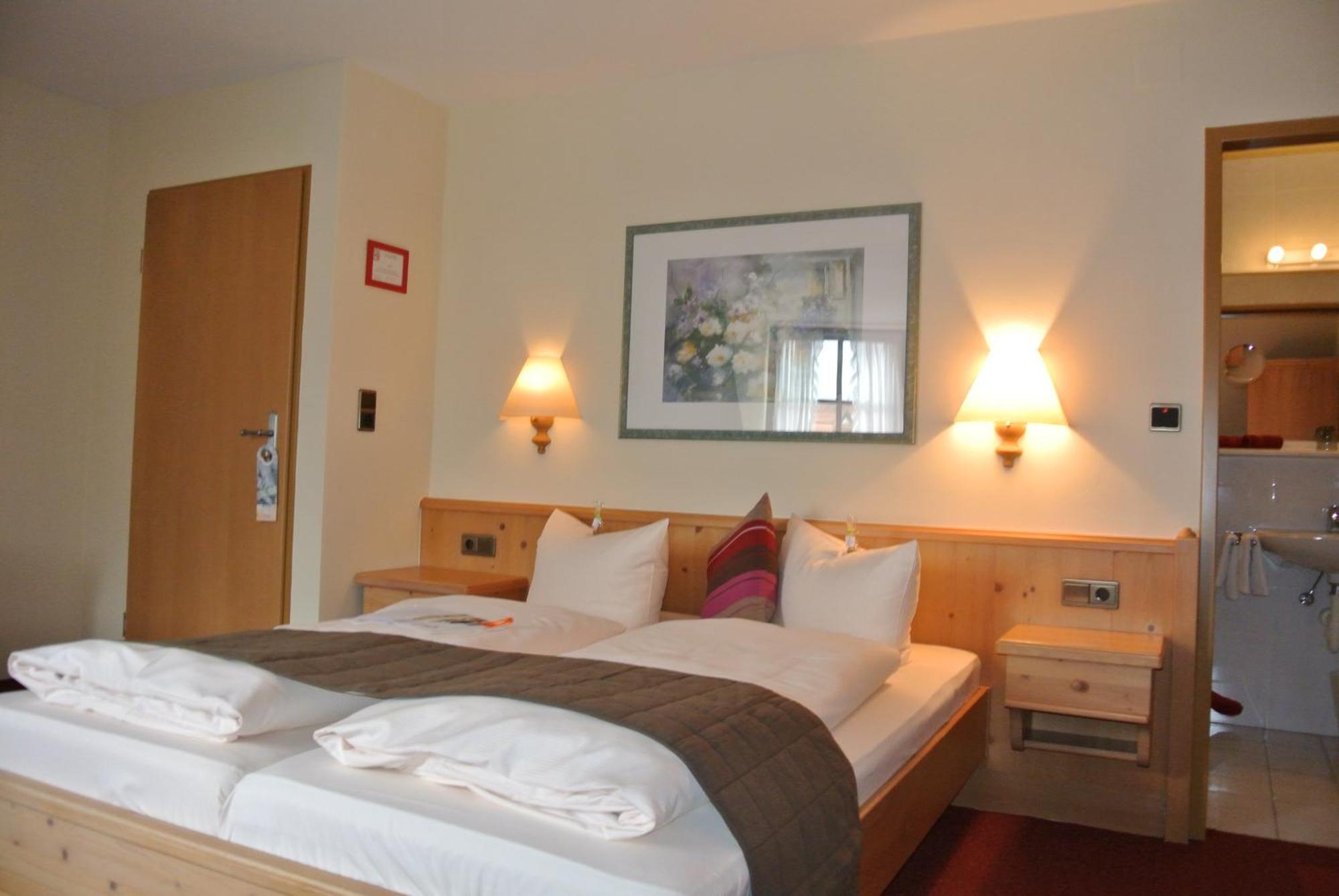 Akzent Hotel Am Bach Dettelbach Ngoại thất bức ảnh