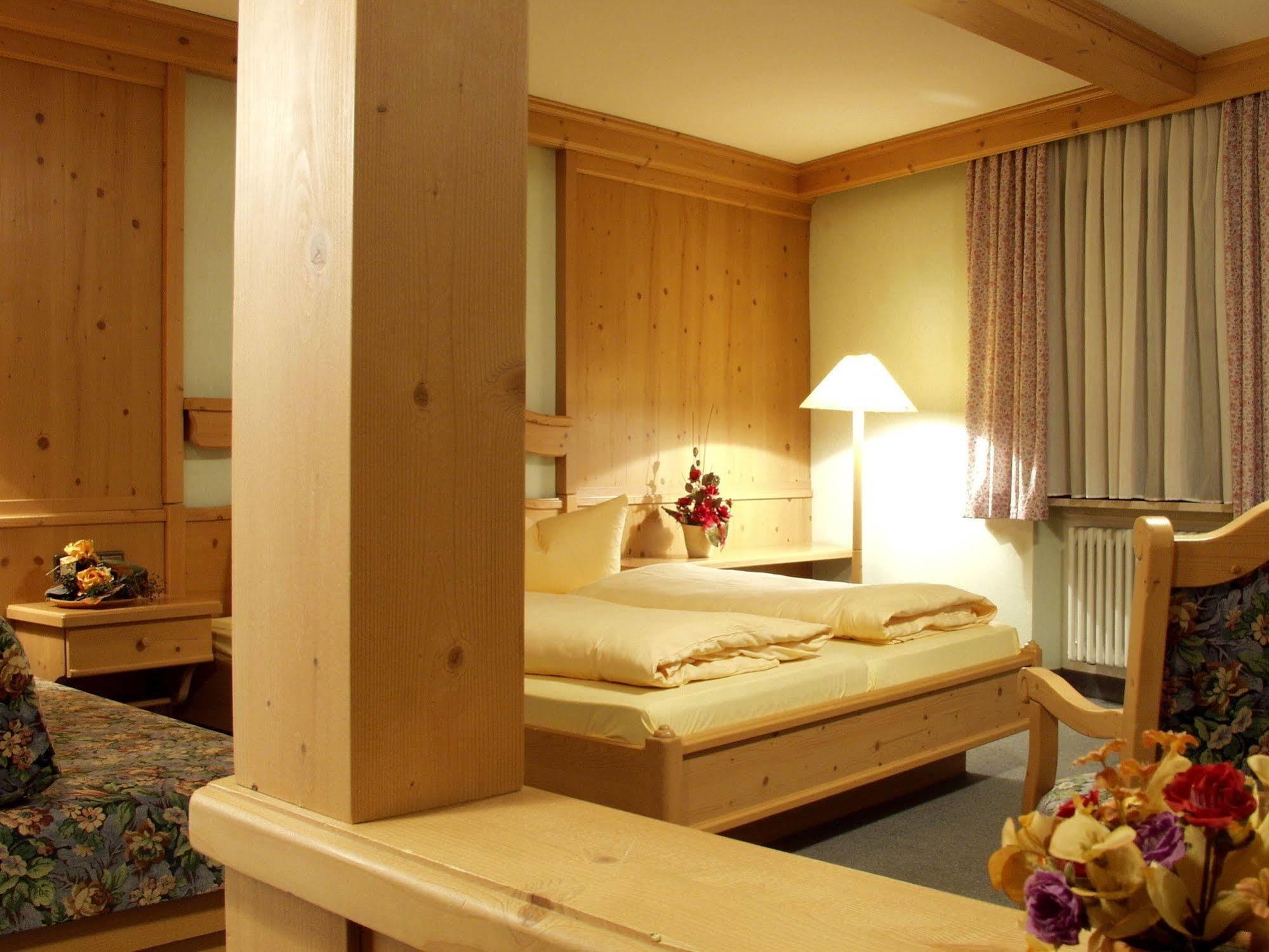 Akzent Hotel Am Bach Dettelbach Ngoại thất bức ảnh